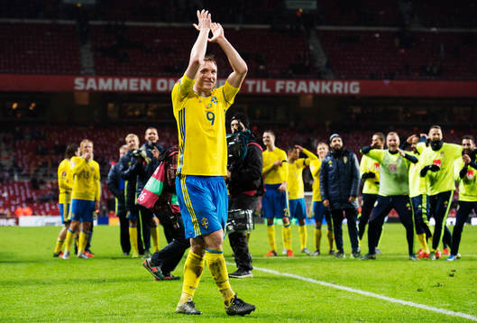 Sveriges Kim Källström jublar