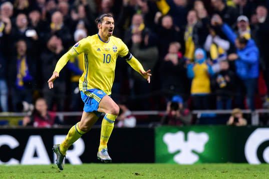 Sveriges Zlatan Ibrahimovic jublar