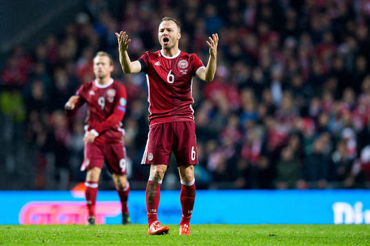 Danmarks Lars Jacobsen reagerar