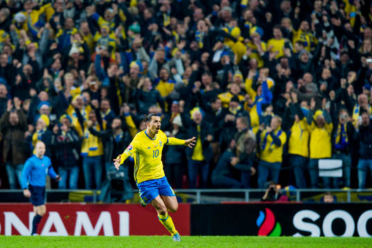 Sveriges Zlatan Ibrahimovic firar