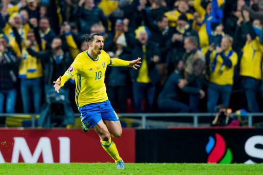 Sveriges Zlatan Ibrahimovic firar