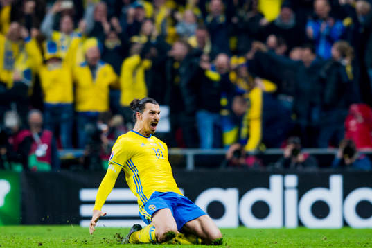 Sveriges Zlatan Ibrahimovic firar