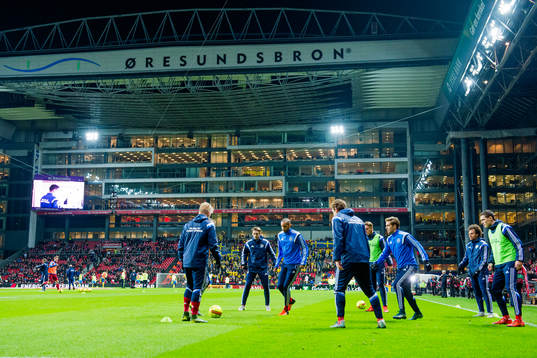 Danmarks spelare värmer upp
