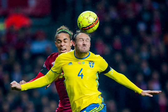 Danmarks Yussuf Poulsen och Sveriges Andreas Granqvist