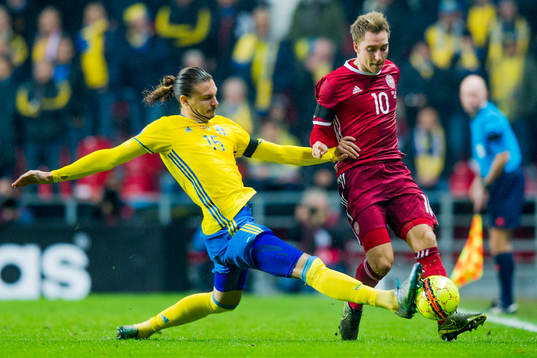 Sveriges Erik Johansson och Danmarks Christian Eriksen