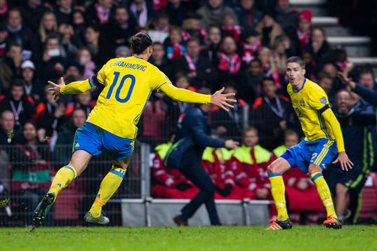 Sveriges Zlatan Ibrahimovic jublar