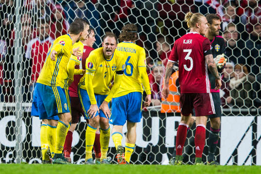 Sveriges Andreas Granqvist grinar illa