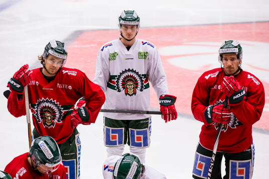 Frölundas Mats Rosseli Olsen, Johan Sundström och Joel