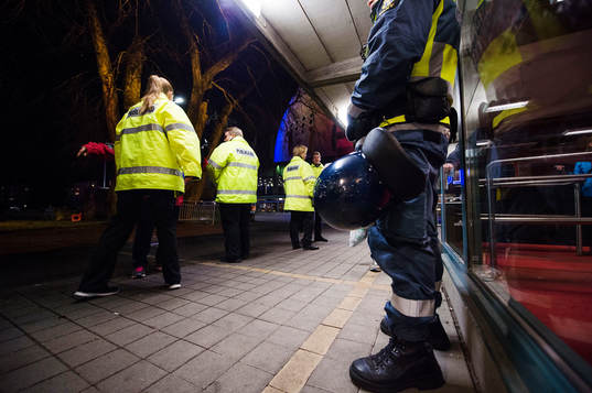 Förhöjt säkerhetsläge med fullskalig visitation