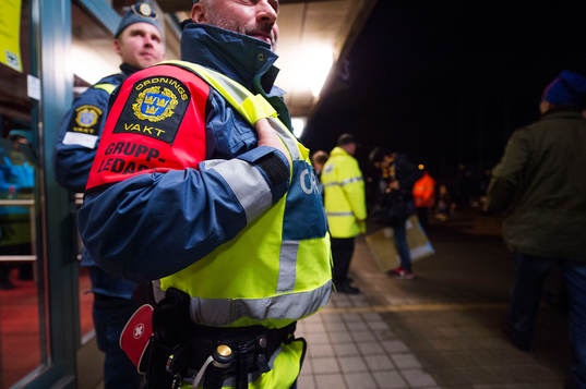 Förhöjt säkerhetsläge med fullskalig visitation
