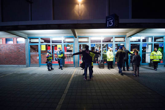 Förhöjt säkerhetsläge med fullskalig visitation