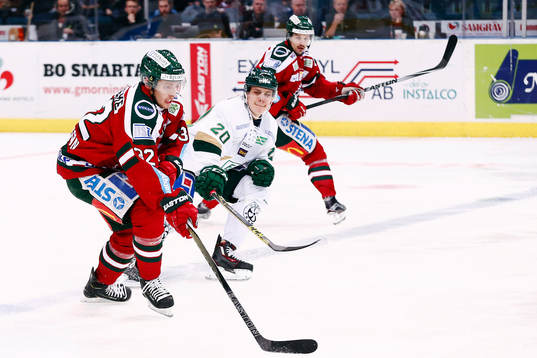 Frölundas Lukas Bengtsson och Färjestads Joel Eriksson Ek