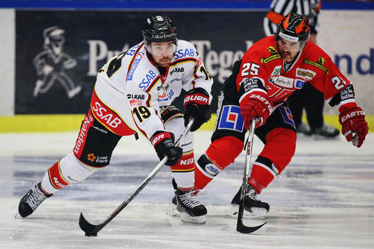 Luleås Jacob Lagace och Örebros Martin Johansson