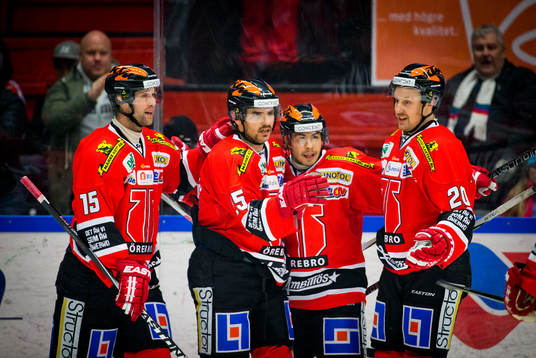 Örebros Martin Johansson gör 1-0 och jublar med Henrik