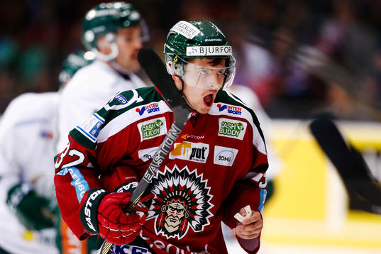 Frölundas Lukas Bengtsson blöder ur munnen