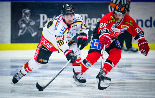 Luleås Jacob Lagace och Örebros Martin Johansson