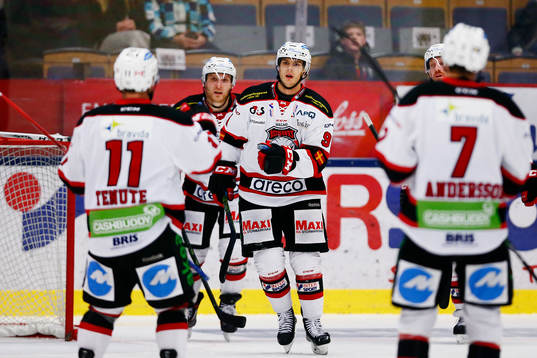 Malmö Redhawks Björn Svensson gör 2-1 och jublar