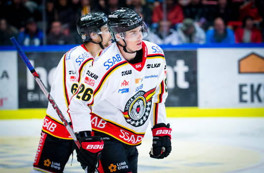 Luleås Peter Cehlarik gör 1-2