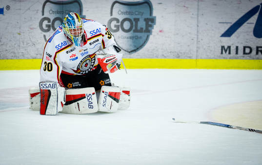 Luleås målvakt Filip Gustafsson jublar