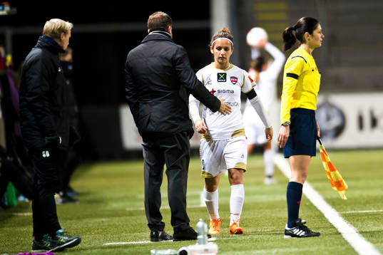 Rosengårds Natasa Andonova byts ut och tränare Jack