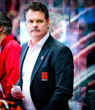Örebros assisterande tränare Lars Ivarsson med mustasch