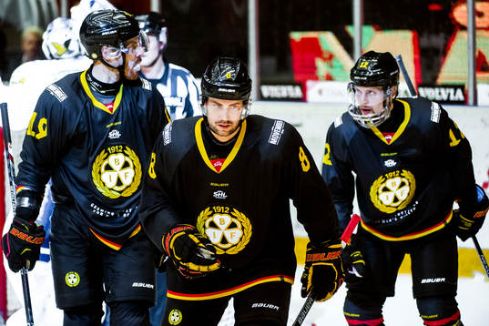 Brynäs Anssi Salmela , Mathias Porseland och Petr Vrana