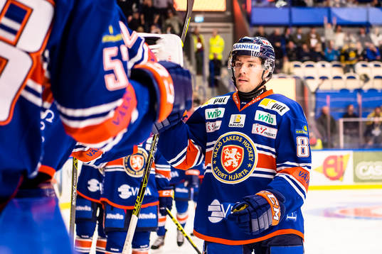 Växjös Robert Rosén jublar
