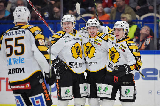 Skellefteås Niclas Burström gör 2-4 och jublar