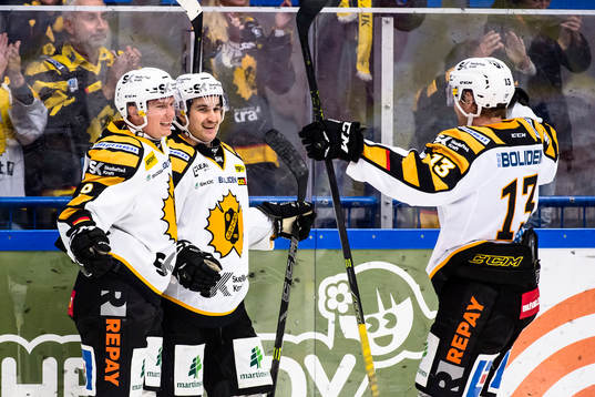 Skellefteås Patrik Zackrisson och Andrew Calof jublar