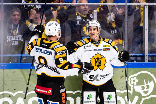 Skellefteås Andrew Calof jublar