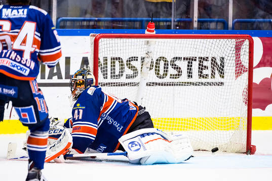 Skellefteås Andrew Calof (ej i bild) gör mål 3-2 bakom