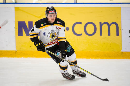 Panterns Fabian Lundh värmer upp