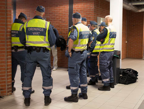 Ordningsvakter har genomgång