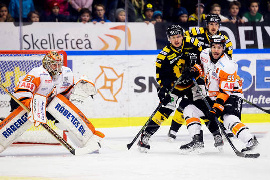 Skellefteå oroar framför Karlskronas målvakt Patrick