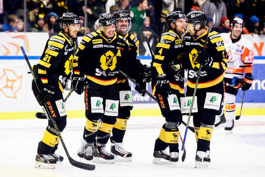 Skellefteås Patrik Zackrisson jublar
