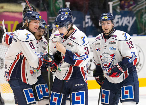 Linköpings Erik Brissle kvitterar till 1-1 och firar med