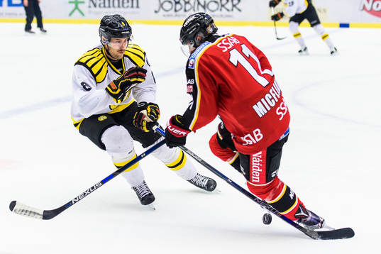 Brynäs Mathias Porseland och Luleås Jacob Micflikier