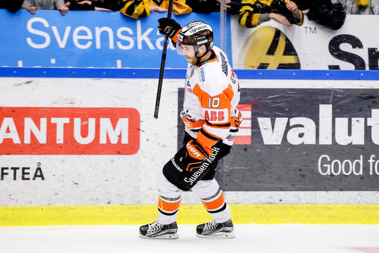 Karlskronas Mattias Guter jublar