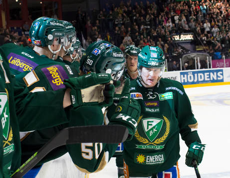 Färjestads Mikael Johansson firar mål 2-1