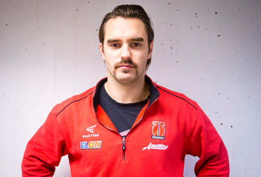 Porträtt på Örebros Martin Johansson med mustach