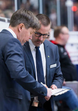 Färjestads tränare Tommy Samuelsson och ass.tränare