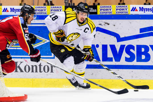 Brynäs Anton Rödin med pucken