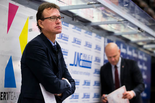 Modos assisterande tränare Fredrik Olausson och tränare