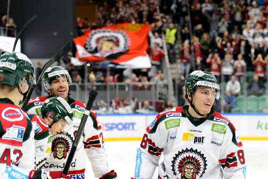 Frölunda firar Oscar Fantenberg