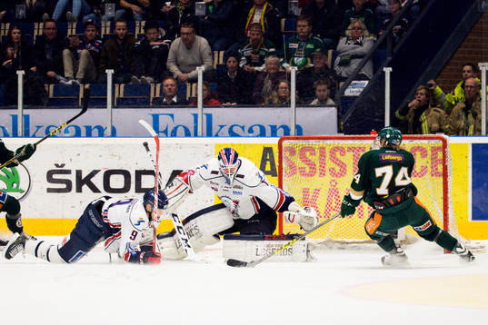 Färjestads Rasmus Asplund gör 3-1