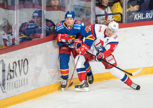 Jonas Enlund, vas. Brandon Kozun. Jokerit - Lokomotiv