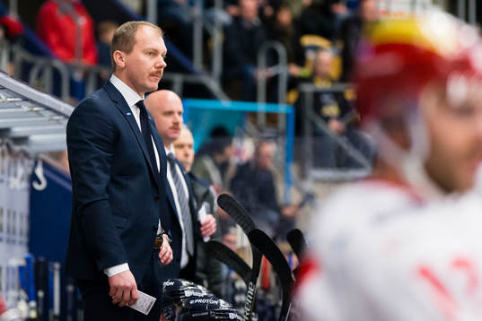 s tränare Johan Lindbom