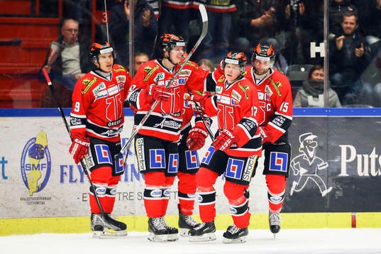 Örebros Daniel Viksten jublar