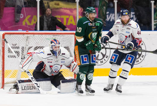 Färjestads Robbie Earl och Linköpings Jonas Junland