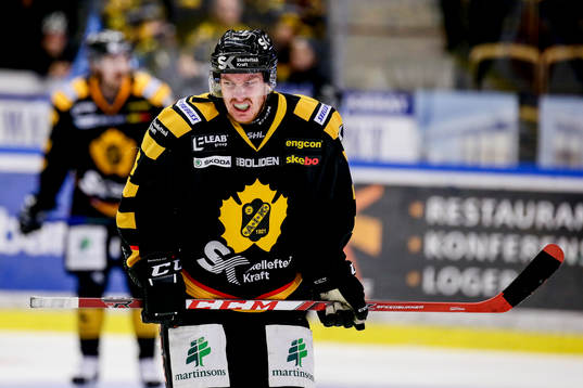 Skellefteås Niclas Burström  grinade illa